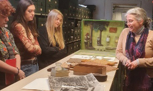 Students visiting the Herbarium, Manchester University with Botanical Curator Dr Rachel Webster as part of the course Art and Ecologies taught by Emilia Terracciano