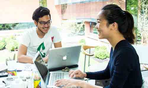 Students in cafe