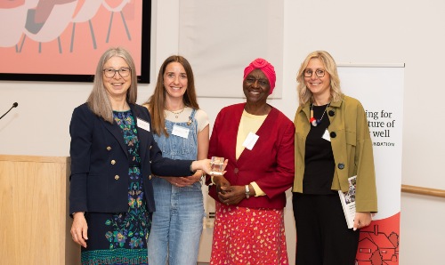 MUARG team receiving the Vivensa award.