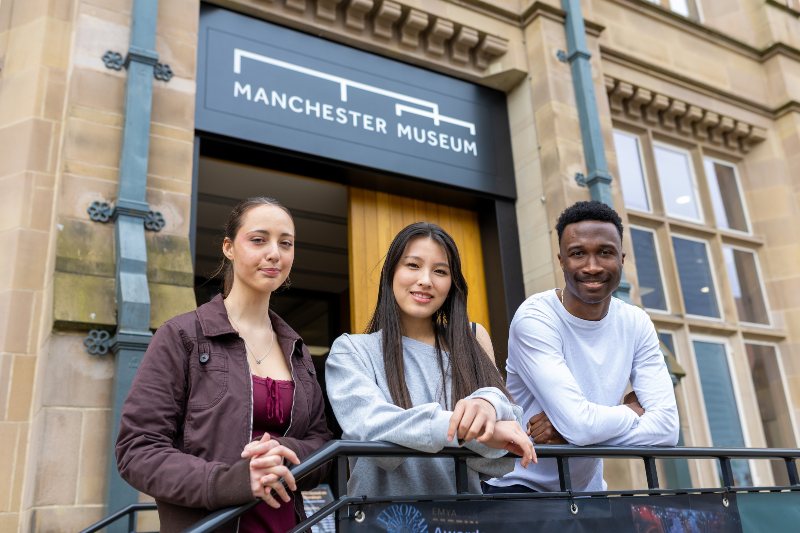 Students standing outside Manchester Museum, Oxford Road. 